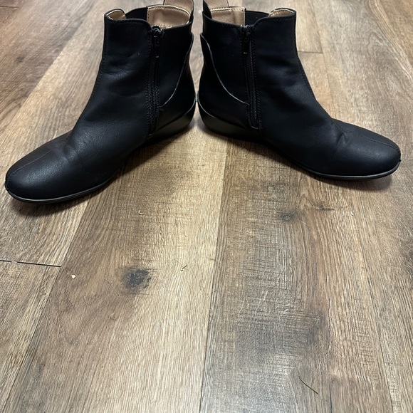 Life Stride Zipper Ankle Boot Black - Picture 3 of 5